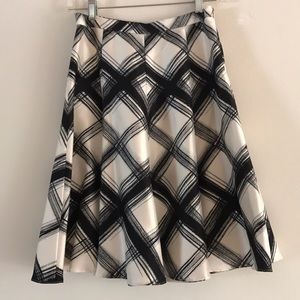 Silk skirt black and white graphic print